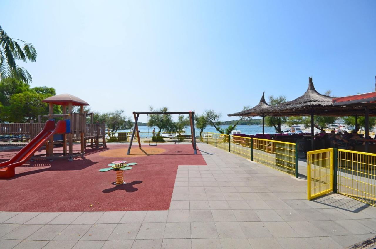 Apartment Robyn On The Beach Срима Екстер'єр фото