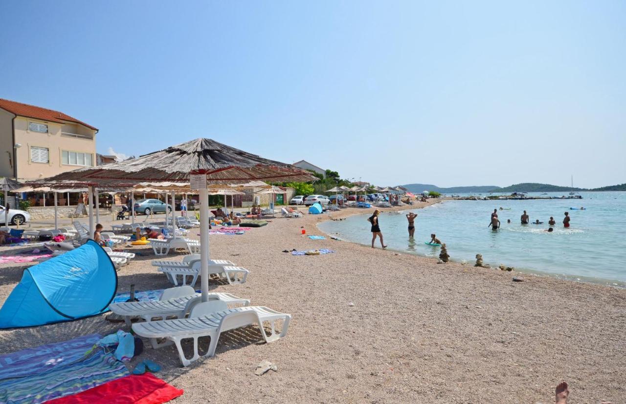 Apartment Robyn On The Beach Срима Екстер'єр фото
